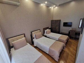 Basic Triple Room - The Best (Baku)