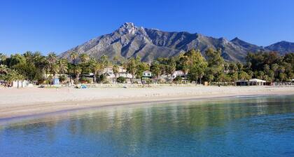 Beautiful house at La Quinta Golfclub , 10 min beach, ocean and mountain view