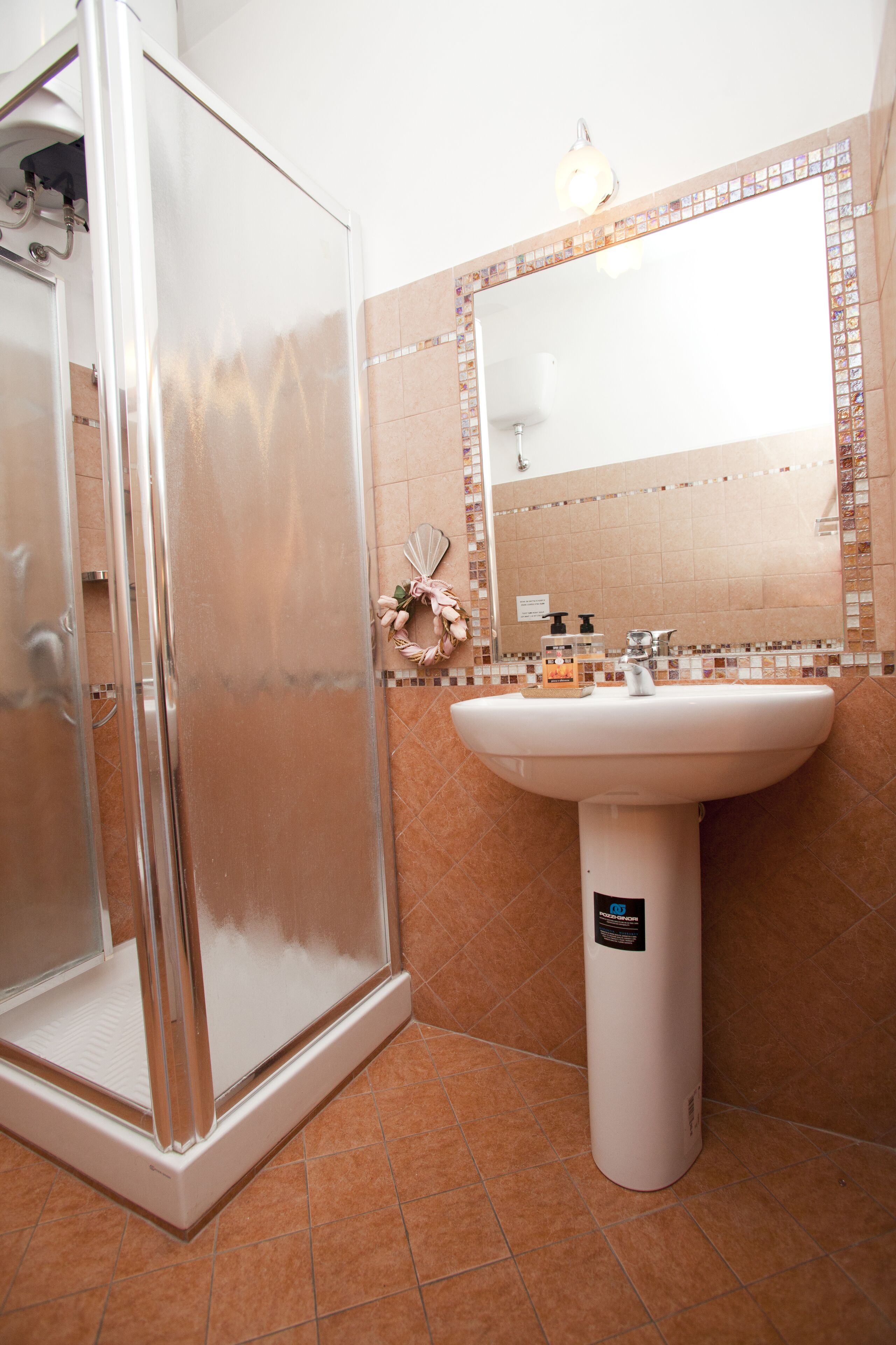 Triple Room | Bathroom | Shower, hair dryer, bidet, towels