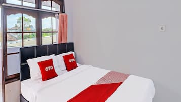 Standard Double Room | Desk, free WiFi, bed sheets