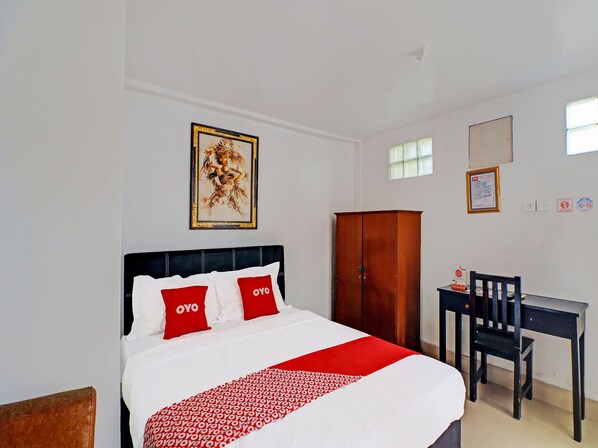Standard Double Room | Desk, free WiFi, bed sheets