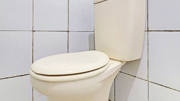 Phòng đôi Tiêu chuẩn | Phòng tắm | Buồng tắm vòi sen, khăn tắm