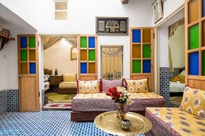 Basic Room | Breakfast area | Daily local cuisine breakfast for a fee - Dar Fatimazahra (Fes)