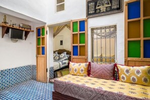 Basic Room | Free WiFi, bed sheets - Dar Fatimazahra (Fes)