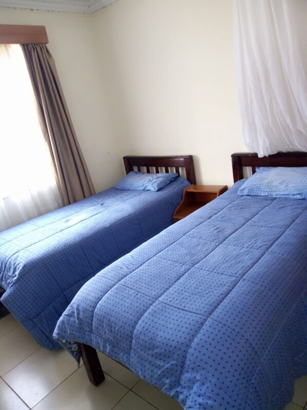 Apartment | Desk, blackout curtains, iron/ironing board, free WiFi