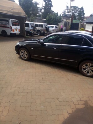 Free self-parking - Makao Apartments (Kisii)