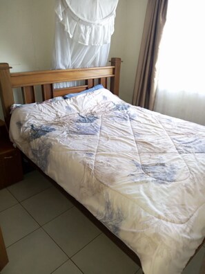 Appartement | Bureau, rideaux occultants, fer et planche à repasser, Wi-Fi gratuit