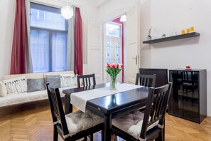 Apartment | In-room dining - Akacfa 18 Apartment (Budapest)