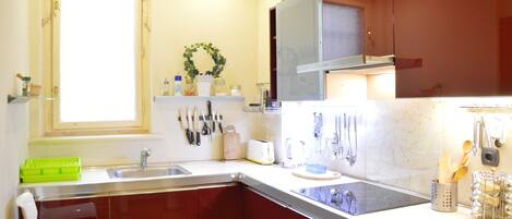 Apartment, 2 Bedrooms | Private kitchen
