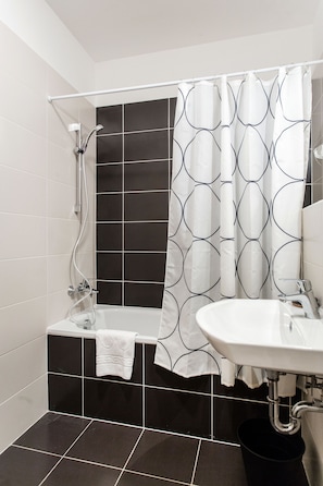 Apartment, 1 Bedroom | Bathroom sink