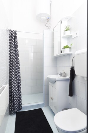 Apartment, 1 Bedroom | Bathroom