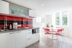 Apartment, 2 Bedrooms | Private kitchen