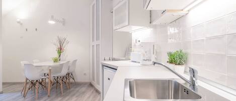 Apartment, 1 Bedroom | Private kitchen