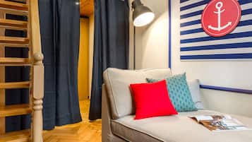 Apartment, 2 Bedrooms | Free WiFi, bed sheets