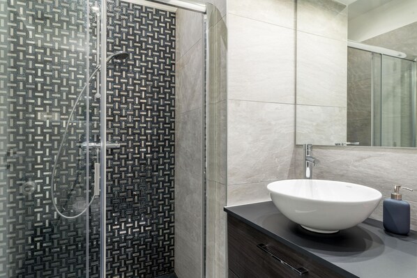 Appartement, 3 chambres | Salle de bain | Serviettes fournies