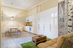 Appartement, 3 chambres | Cuisine privée | Réfrigérateur