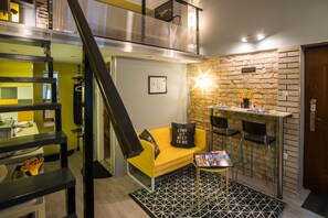 Studio | Living area