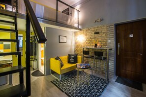 Studio | Living area