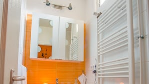 Studio | Bathroom - Kertesz 27 Apartment II. (Budapest)
