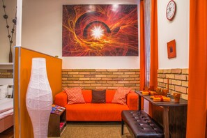 Studio | Living area