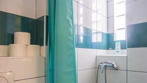 Studio | Dusche im Bad