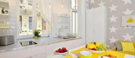 Studio | In-room dining