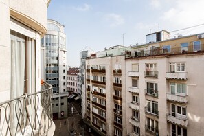 Apartment, 2 Schlafzimmer | Blick auf die Straße