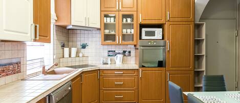 Apartment, 2 Bedrooms | Private kitchen