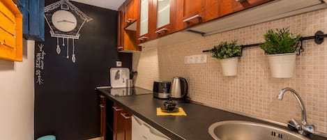 Apartment, 1 Bedroom | Private kitchen