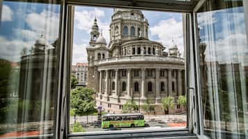 Apartment, 3 Bedrooms | City view