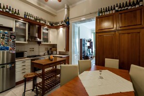 Huoneisto, 1 makuuhuone | Ruokailu omassa huoneessa