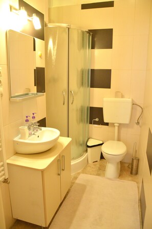 Apartment, 1 Bedroom | Bathroom | Towels - Szofia 19 Apartment III. (Budapest)