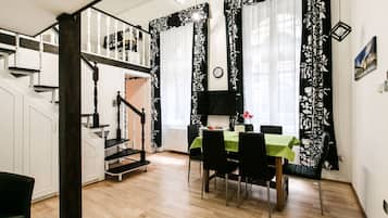 Apartment, 2 Bedrooms | In-room dining
