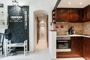 Apartment, 2 Bedrooms | Private kitchen | Fridge, microwave, stovetop, electric kettle