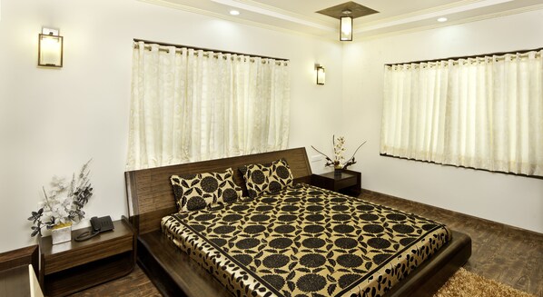 In-room safe, free WiFi, bed sheets - Havelock Leisure (Ootacamund)