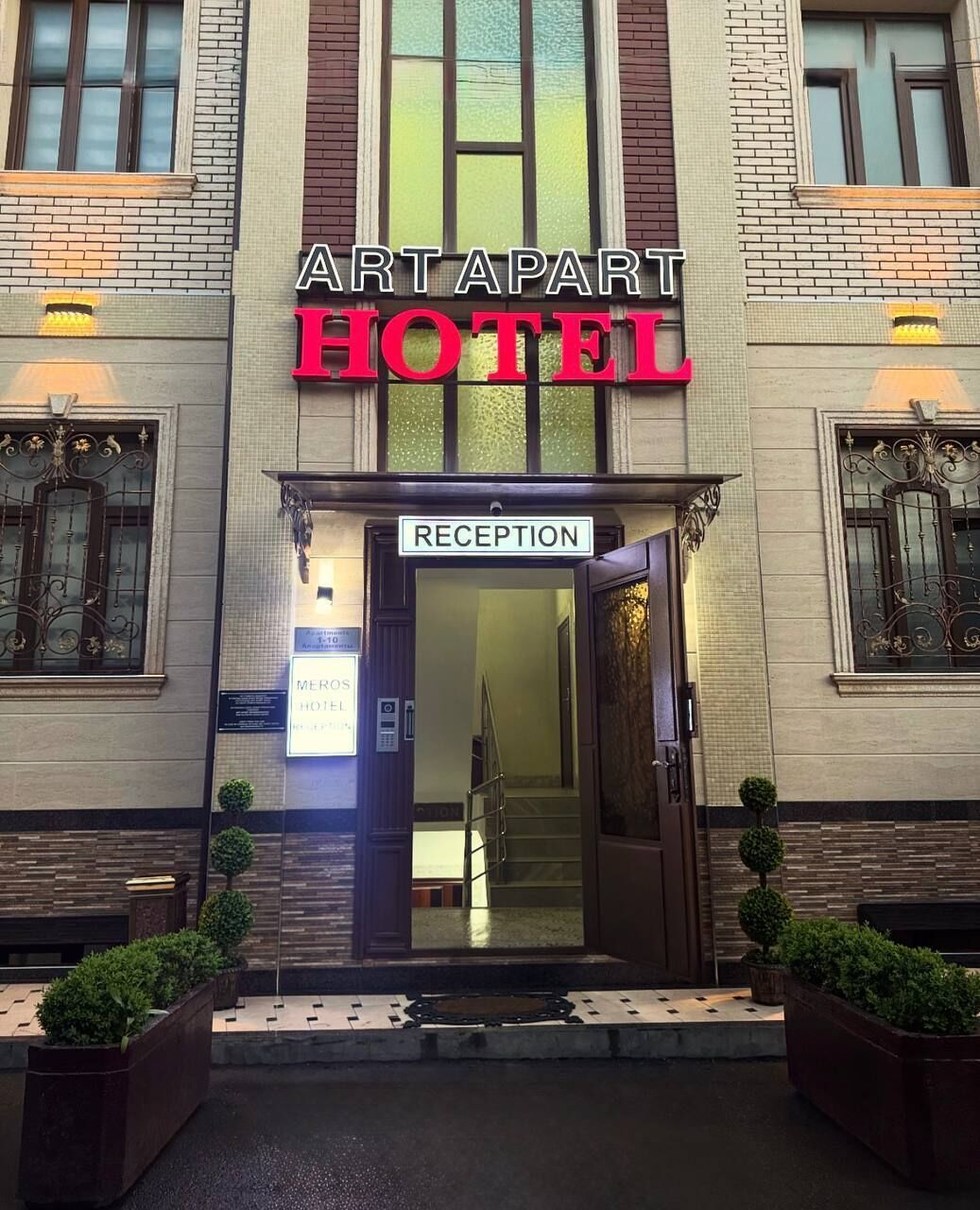 Majoituspaikan sisäänkäynti