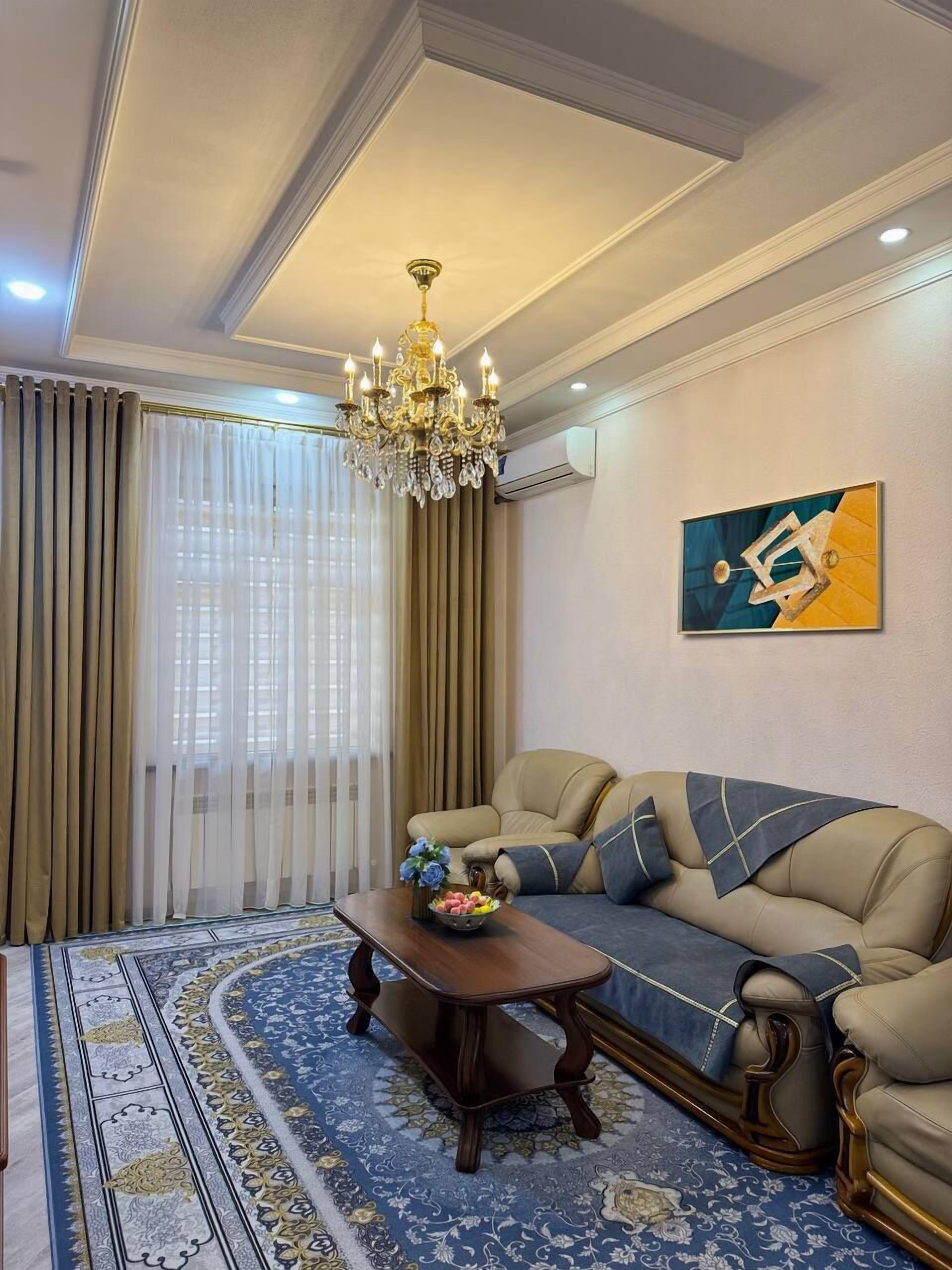 Luksushuoneisto, 2 makuuhuonetta (Lower Floor) | 2 makuuhuonetta, allergiatestatut vuodevaatteet, työpöytä