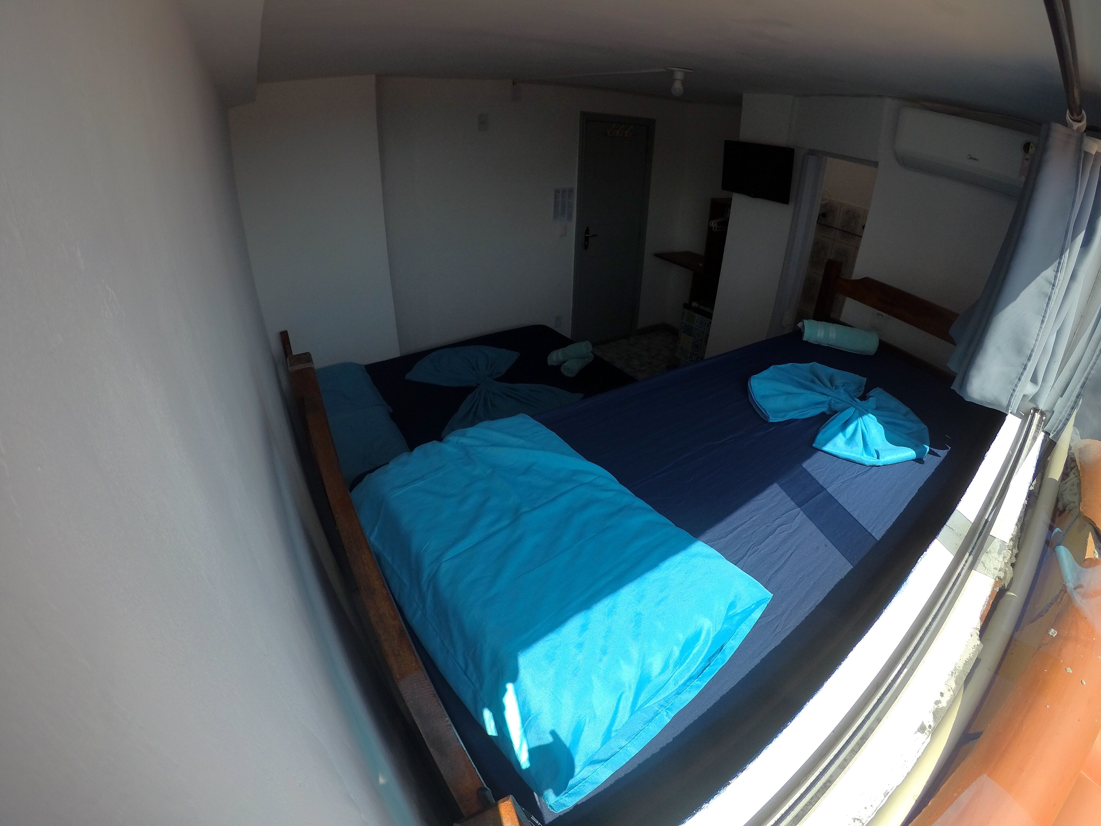 Cortinas blackout, sistema de insonorización y wifi gratis 