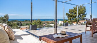 Villa Sunset · Villa Sunset ❤️Seaviews ❤️Free AC & WiFi