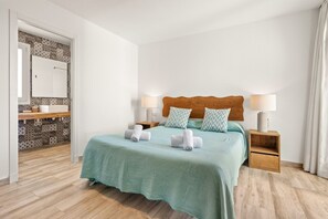 4 habitaciones, escritorio, tabla de planchar con plancha y wifi 