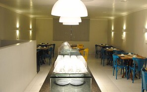 Esmorzar d'estil bufet gratuït 