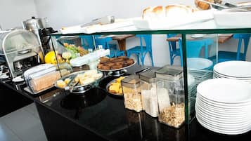 Café da manhã com buffet grátis