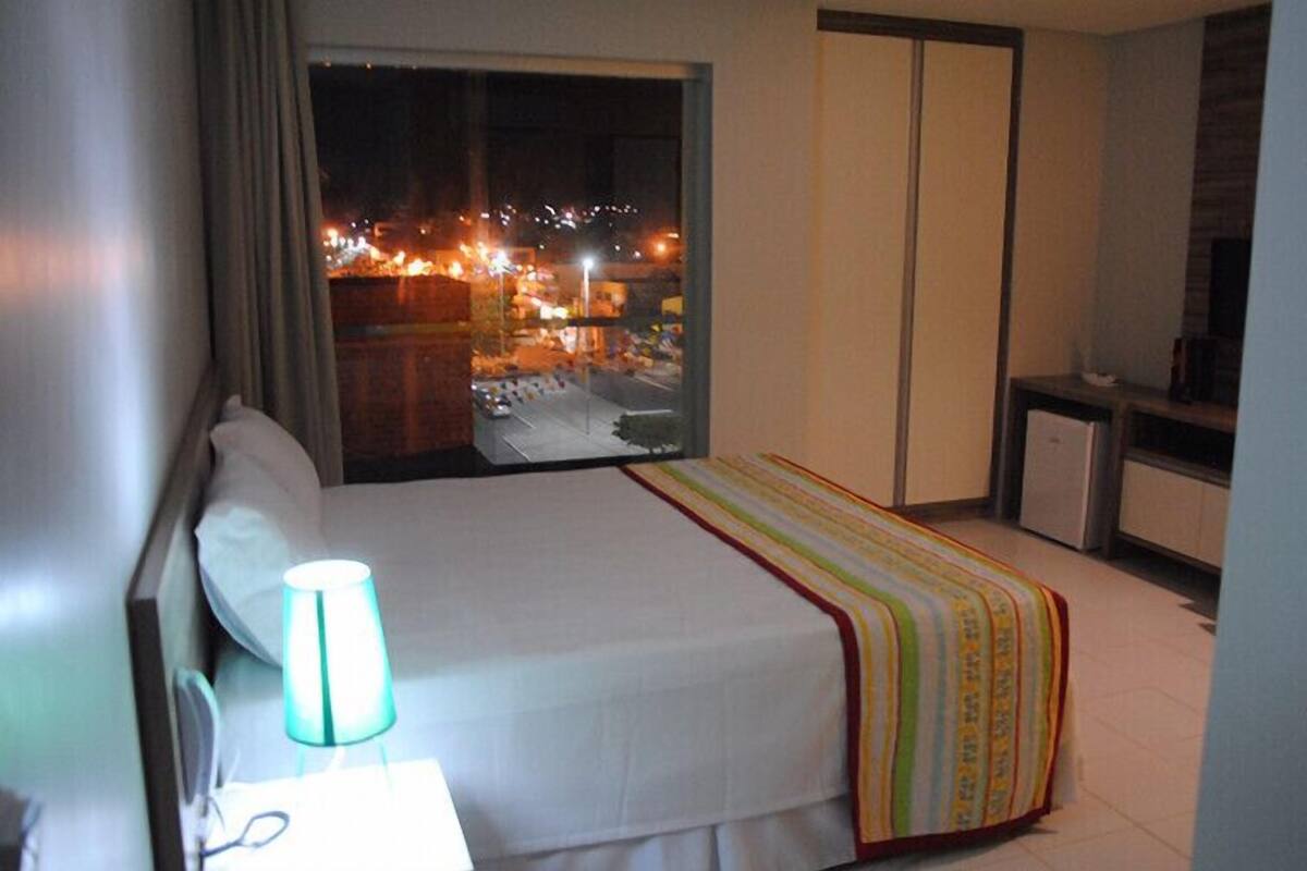 Deluxe Room | Minibar, in-room safe, soundproofing, WiFi (free)