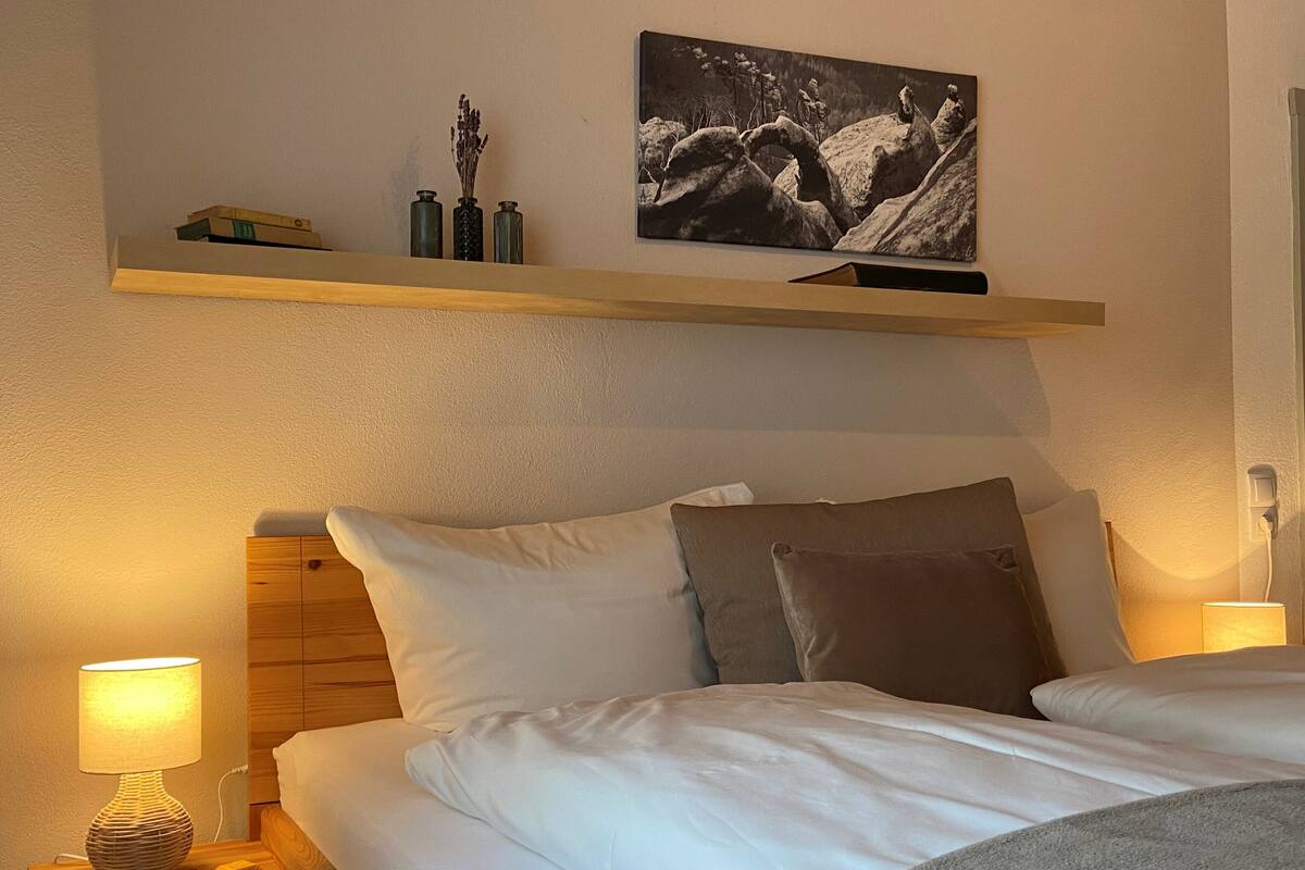 Basic Double Room, Non Smoking | Living area