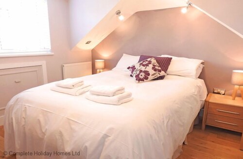 Coach House -  a house that sleeps 8 guests in 4 bedrooms
