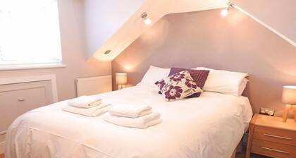 Coach House - a house that sleeps 8 guests in 4 bedrooms
