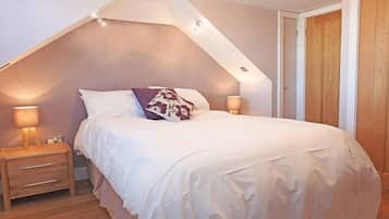 4 Schlafzimmer, Bügeleisen/Bügelbrett, Internetzugang, Bettwäsche