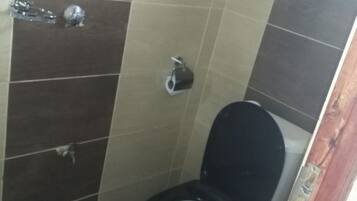 Shower, free toiletries, towels, soap