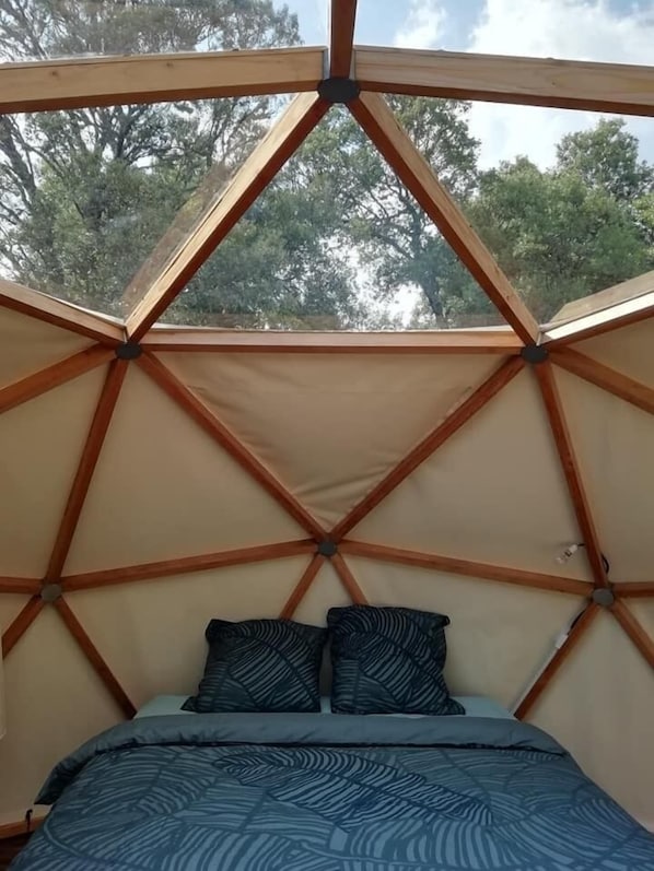 Romantisches Zelt | Minibar (mit einigen kostenlosen Artikeln), Bettwäsche