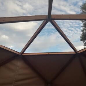 Tente Romantique | Vue de la chambre